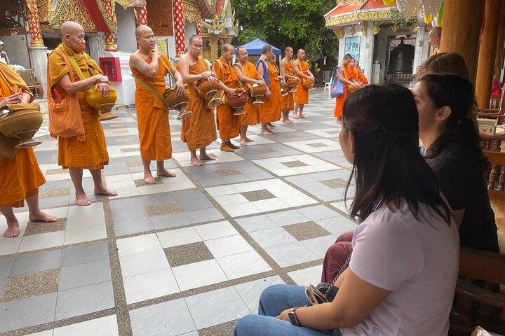 Chiang Mai-Temple du lever du soleil et visite de l'aumône du matin