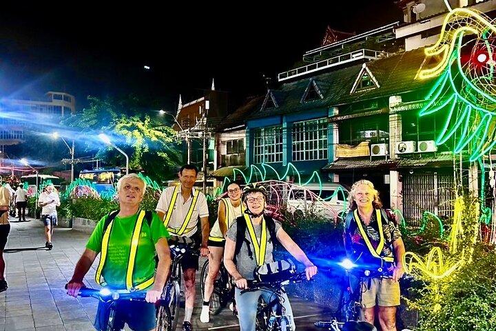 Bangkok Nachtradtour : Chinatown, Tempel und Straßendinner