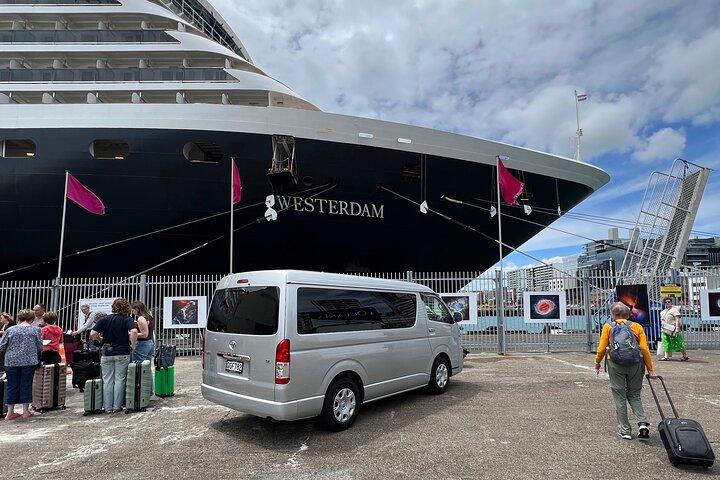 Trasferimento privato premium dall'aeroporto di Auckland alla città di Auckland