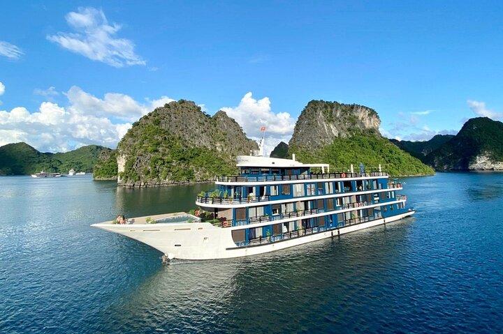 Crucero de lujo 3D2N por la bahía de Halong y Lan Ha con cabina de balcón privado