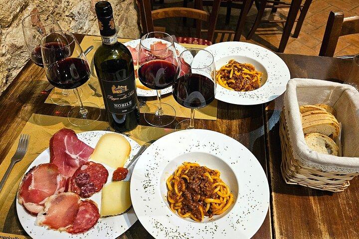 Toscane Vins & Déjeuner : Montepulciano & Montalcino Experience