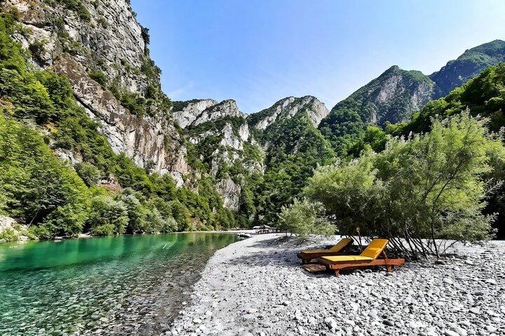 Excursão de um dia ao Lago Komani e ao Rio Shala saindo de Durres e Golem
