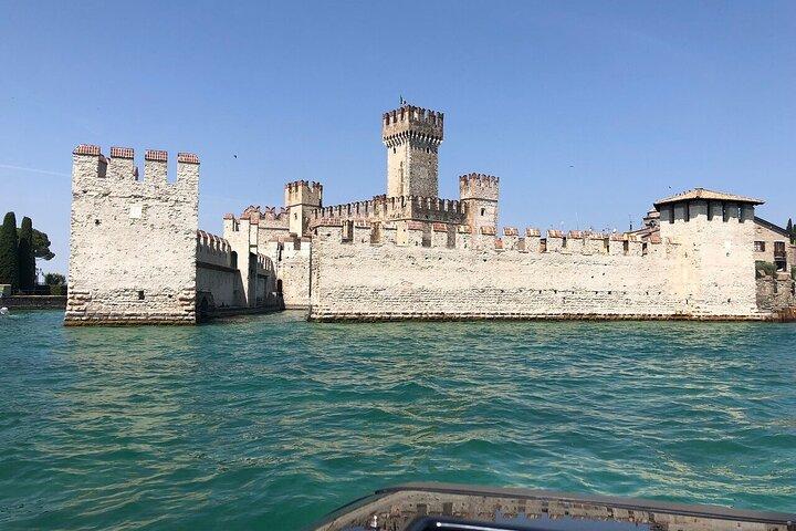 Lago de Garda e Verona: Cruzeiro privado Sirmione e vistas panorâmicas
