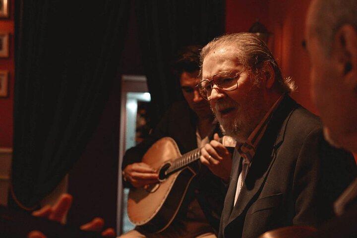 Espectáculo de fado con vino de Oporto en la histórica Lisboa em Fado