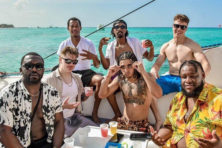 Punta Cana Snorkeling Entretenimento Open Bar Música Booze Cruise