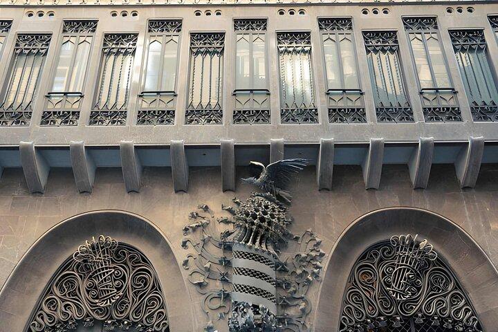Palau Güell Access with Optional Guided Tour