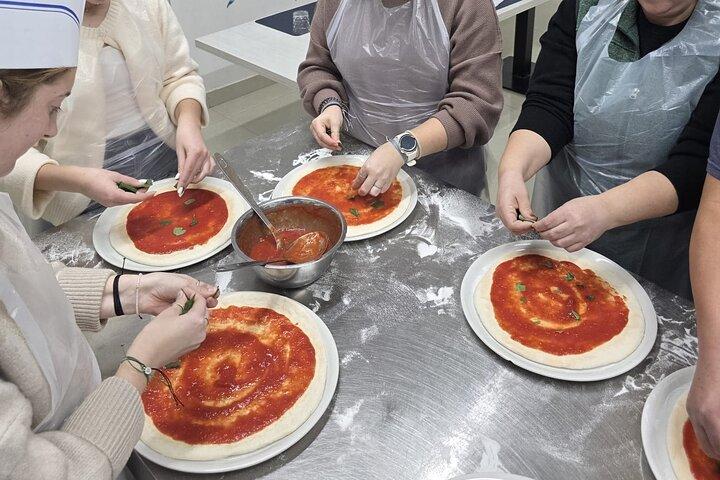 ナポリのピザ生地とサンマルツァーノソースの料理教室