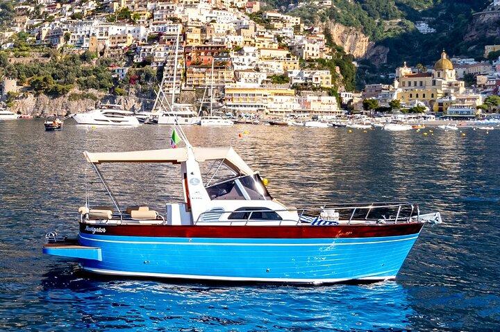 De Positano: Excursão privada de barco à costa de Amalfi - dia inteiro