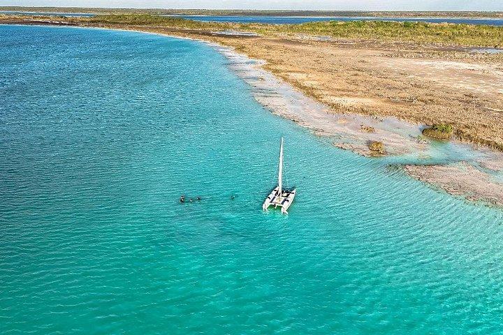 Private luxury sailing catamaran experience in Bacalar lagoon