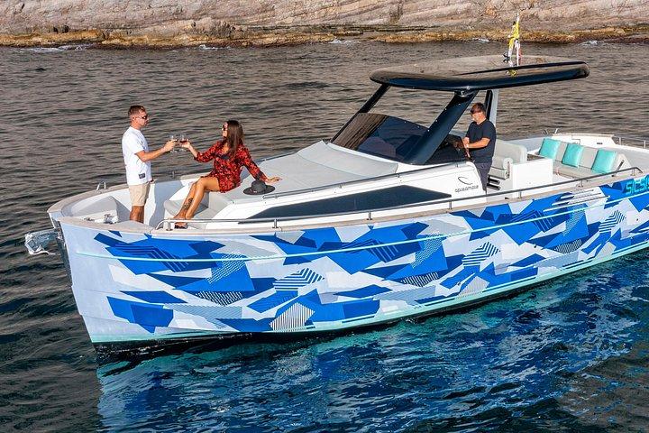 ソレントとアマルフィ海岸エリアからのプライベートボート体験