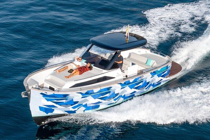 ソレントとアマルフィ海岸エリアからのプライベートボート体験