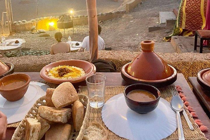 Agafay Desert Sunset Experience Quad Kamelritt und Abendessen