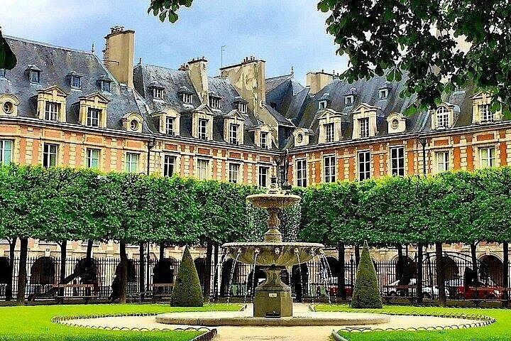 Explorez la Place des Vosges avec Paris City Walking Tour