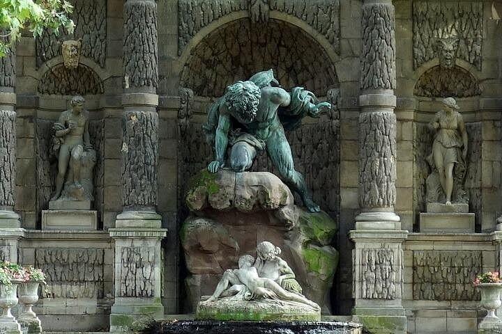Explorez la Place des Vosges avec Paris City Walking Tour