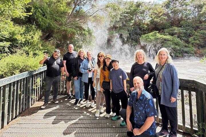 Rotorua til Auckland via Taupo og Hamilton Gardens Tour (én vej)