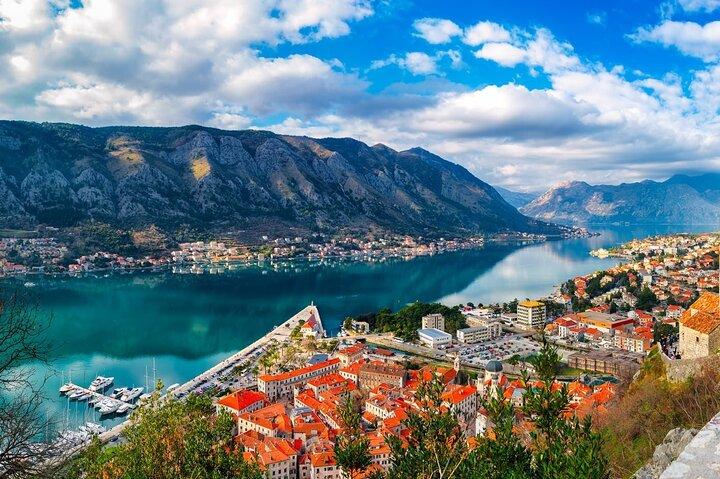 MONTENEGRO Tour (UNESCO Kotor & St. Stefano) da Tirana, Durazzo, Golem