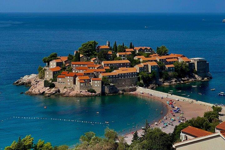 MONTENEGRO Tour (UNESCO Kotor & St. Stefano) da Tirana, Durazzo, Golem