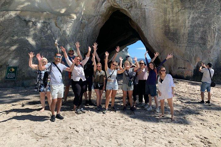 Cathedral Cove & Hot Water Beach Small-Group Tour with Lunch