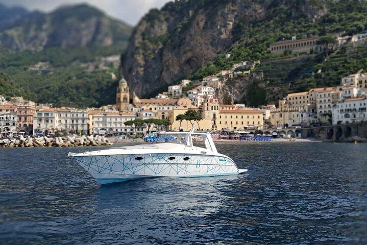 Excursão privada de barco na Costa Amalfitana