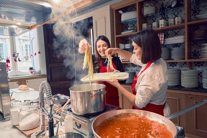 Rome Pasta & Tiramisu Class - Offizielle Emily in Paris Erfahrung