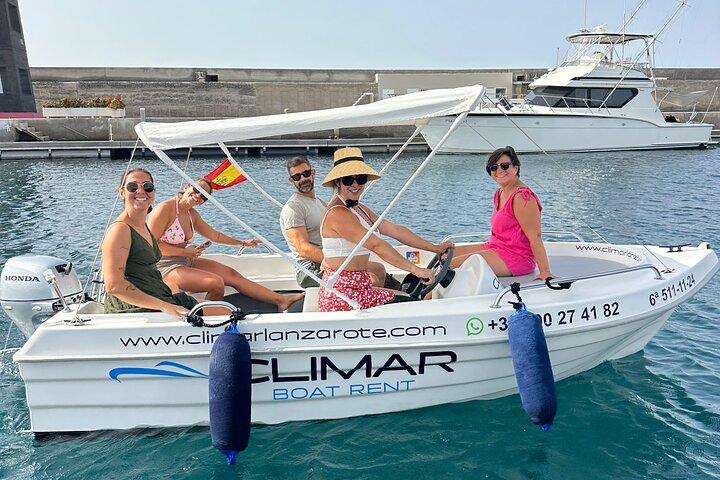 LANZAROTE : Explorez Papagayo sans skipper à bord de notre DIPOL D - 400