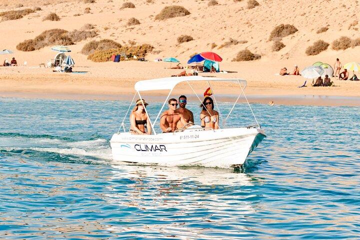 LANZAROTE : Explorez Papagayo sans skipper à bord de notre DIPOL D - 400