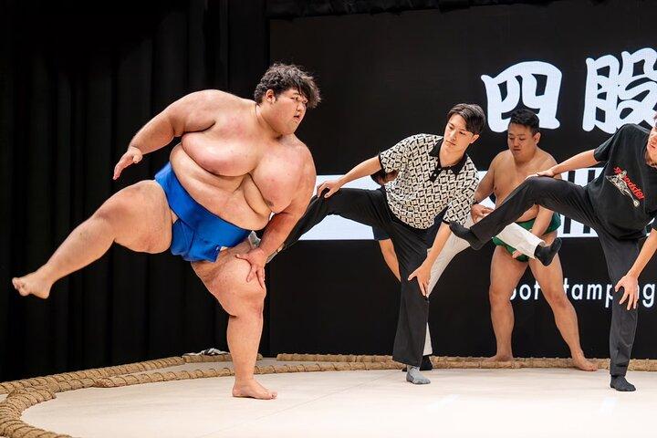 El Salón de Sumo Hirakuza Osaka Experiencia de Taller de Sumo Show