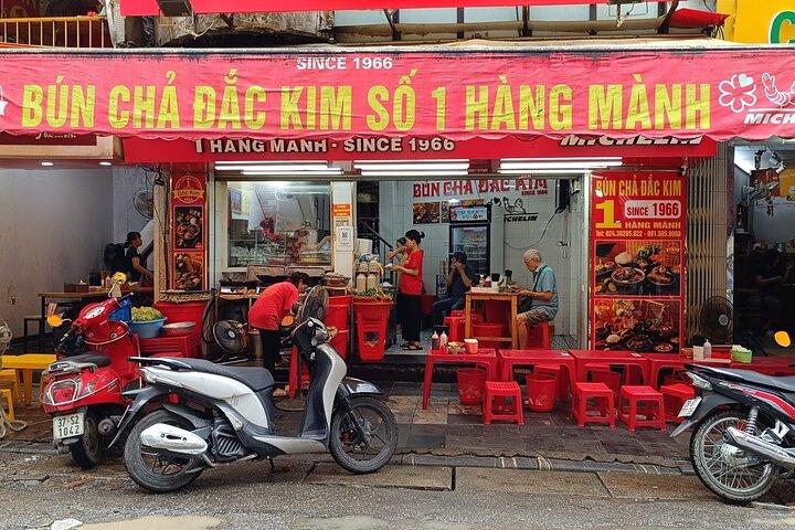 Tour privado de comida de rua de Hanói com destaques da Michelin