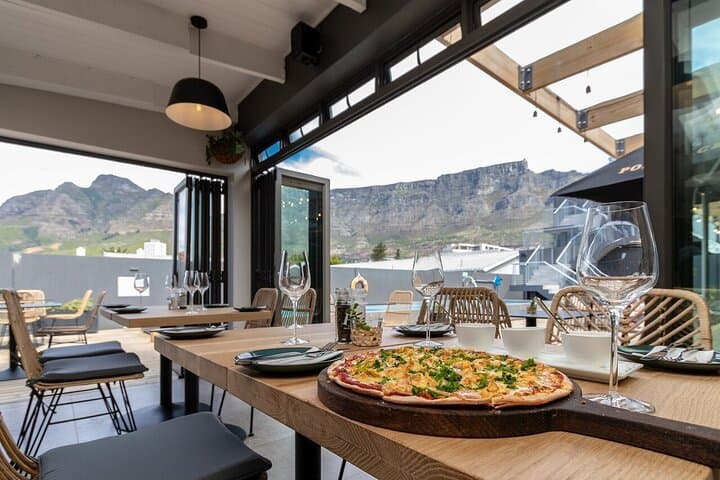 3-Days Cape Town African Dinner-Zip-lining -Cruise with Champagne