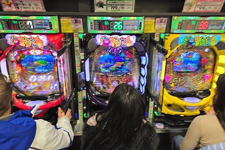 Tokyo Shinjuku Night Tour with Pachinko Gaming Experience