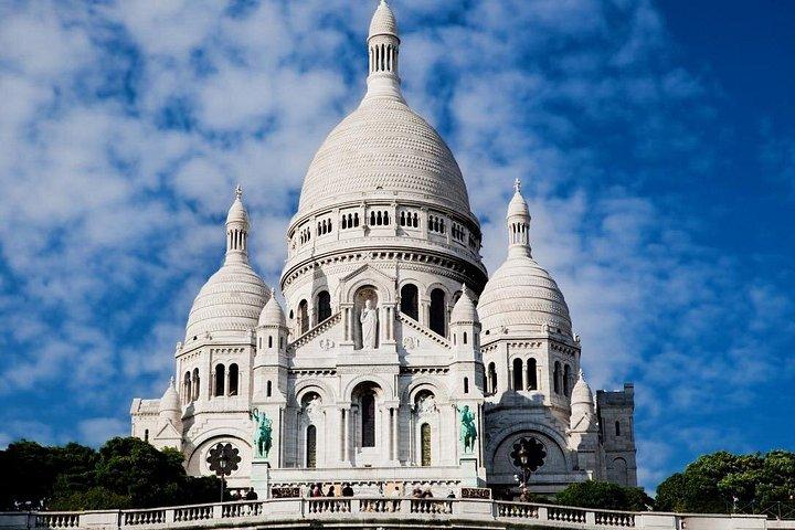 Private 8 hours Paris City Day Trip with Local Driver Guide
