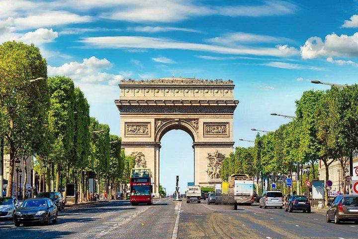 Private 8 hours Paris City Day Trip with Local Driver Guide