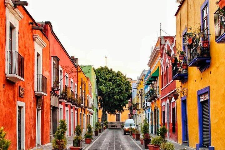 メキシコシティ発プエブラ＆チョルーラ日帰り旅行（ギザの大ピラミッド付き）