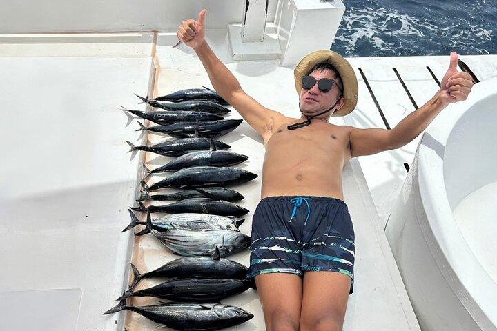Juego de pesca en la isla Racha desde Phuket