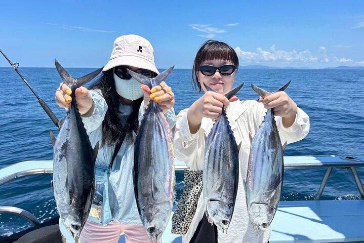 Juego de pesca en la isla Racha desde Phuket