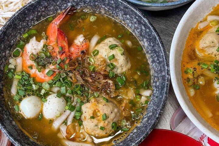 Saigon Walking Food Tour & Hidden Alleys avec des habitants