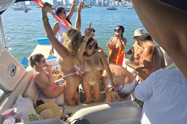 37' Privat Yacht oplevelse i Miami for 12 personer