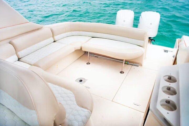 37' Yacht Experience privata a Miami per 12 persone