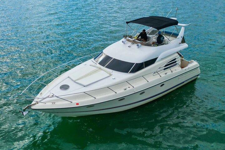 50' Yacht Experience privata a Miami per 12 persone