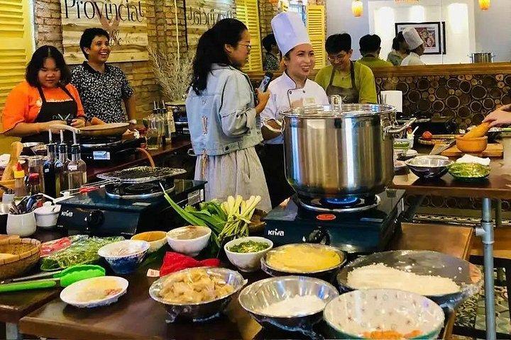 体験マーケットツアー地元シェフと料理教室インサイゴン