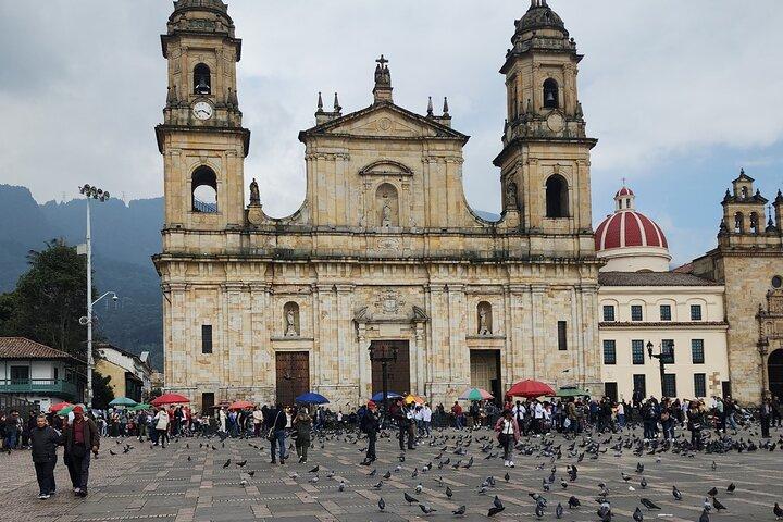 Tour a Bogotà, Monserrate, musei e arte locale con trasporto