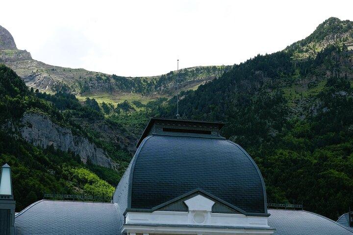 Canfranc, Jaca and Sallent de Gallego Tour from Zaragoza
