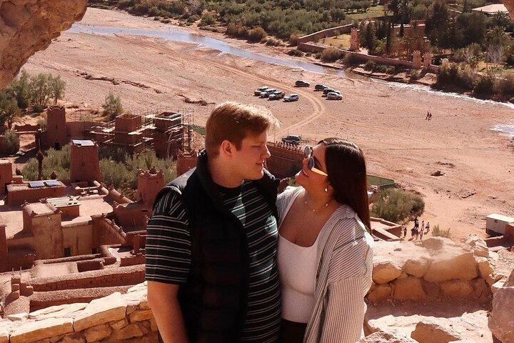 Marrakech : アイト・ベン・ハドゥとアトラス・スタジオユニークな日帰り旅行
