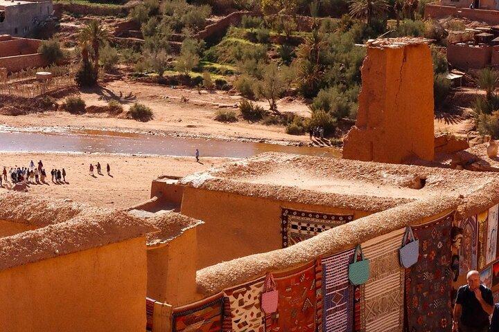 Marrakech : アイト・ベン・ハドゥとアトラス・スタジオユニークな日帰り旅行