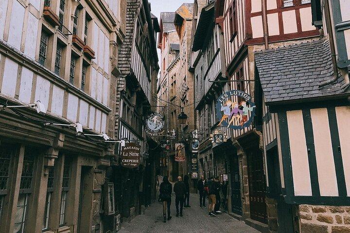 Cherbourg au Mont-Saint-Michel – Excursion privée d’une journée