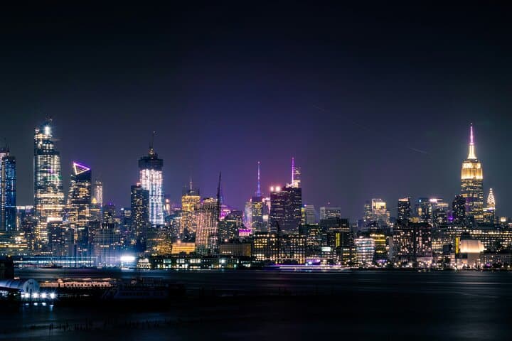 ICONIC New York City Skyline Night Tour: Dumbo & Long Island City