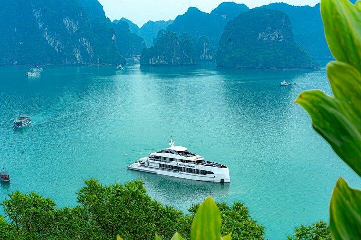 Ha Long Bay Wunder auf der Luxus-Sinfonie-Kreuzfahrt