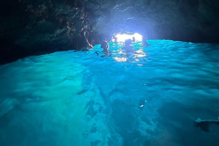 Elafitiöarna och grottorna Motorbåtstur från Dubrovnik