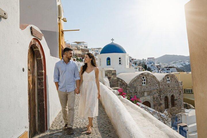 Sesión de fotos privada en Santorini con un fotógrafo local
