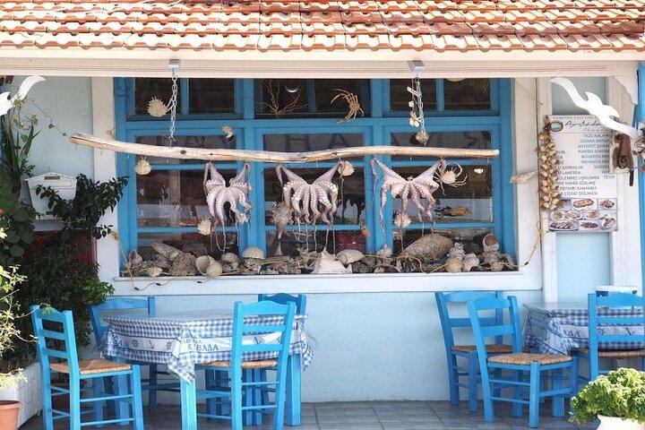 Privat Paros Tour, Village of Lefkes - Naousa med pajprovning